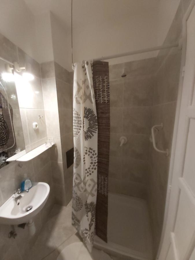 Valcsics Villa Panzio Pecs Ngoại thất bức ảnh