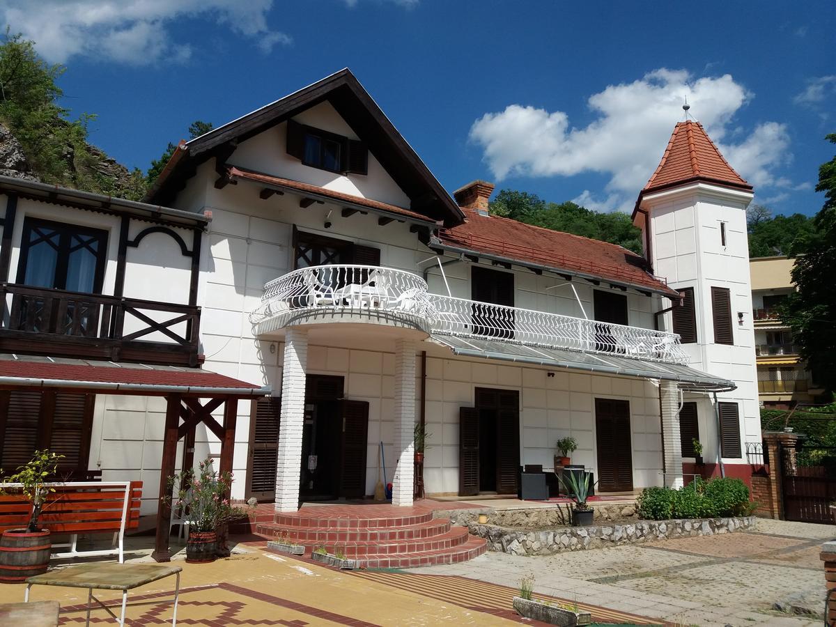 Valcsics Villa Panzio Pecs Ngoại thất bức ảnh
